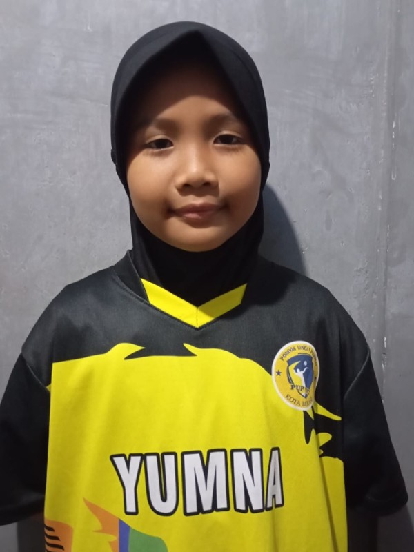 Adzkiya Yumnaa Maulidina